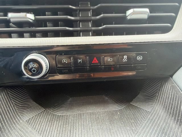 Certified 2025 Ford Explorer Active AWD/4WD image 20