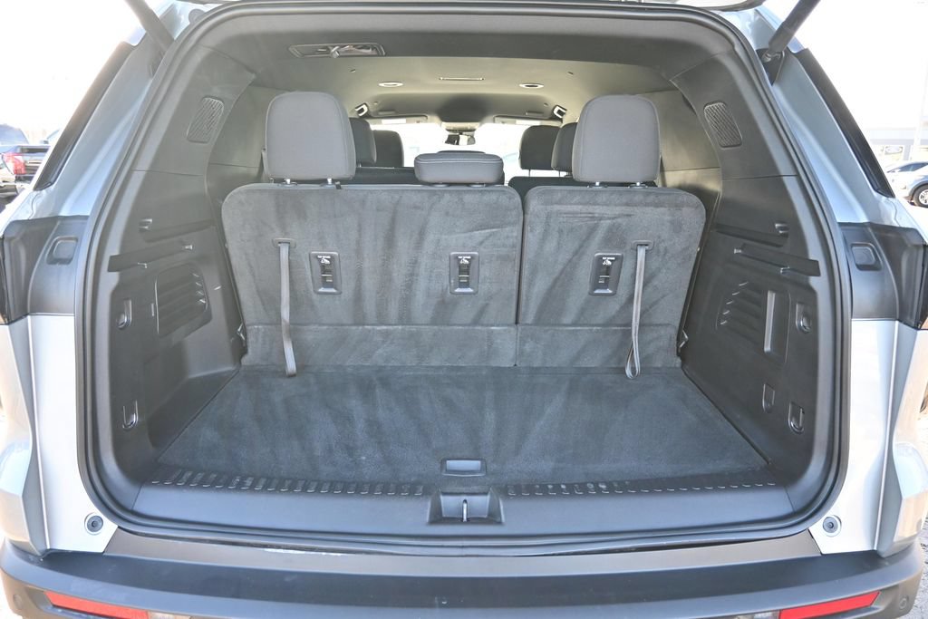 Used 2024 Chevrolet Traverse LS AWD/4WD image 12