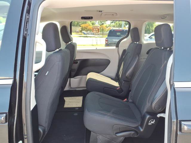 Used 2019 Chrysler Pacifica Touring Plus w/ Advanced Safetytec Group FWD image 10