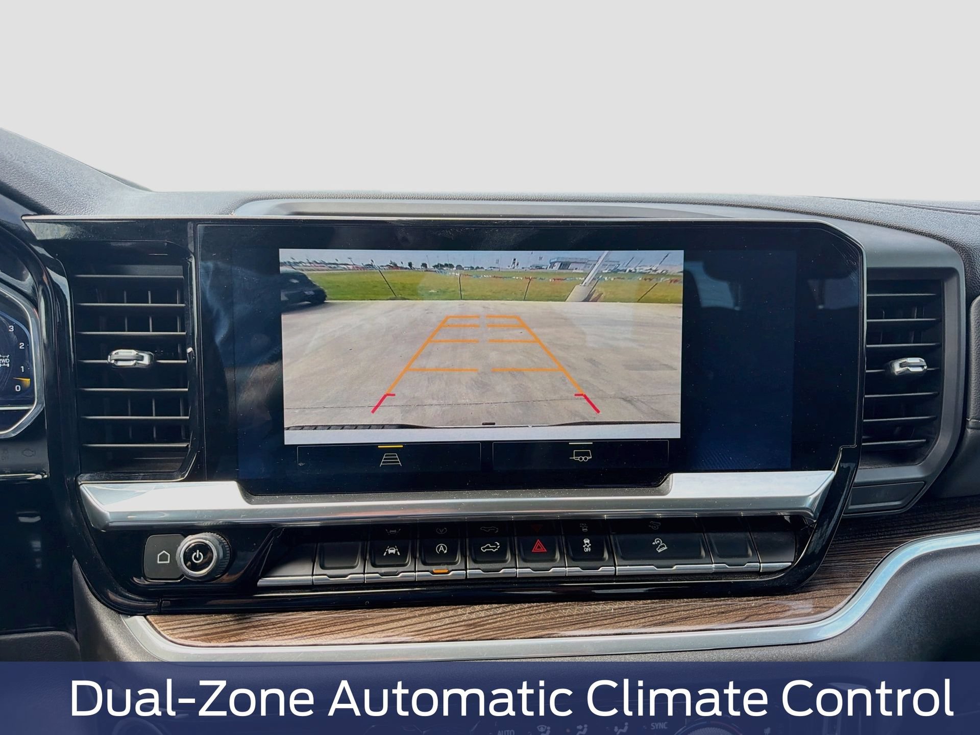 Used 2025 Chevrolet Silverado 1500 LT AWD/4WD image 19