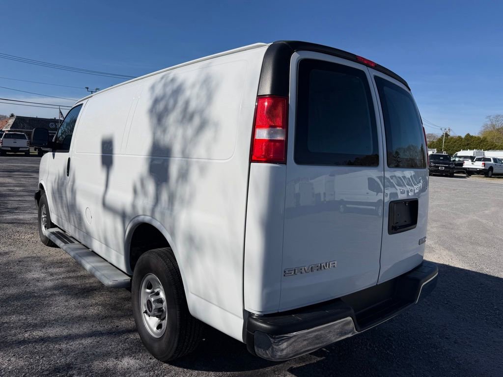 Used 2024 GMC Savana 2500 w/ Driver Convenience Package RWD image 4