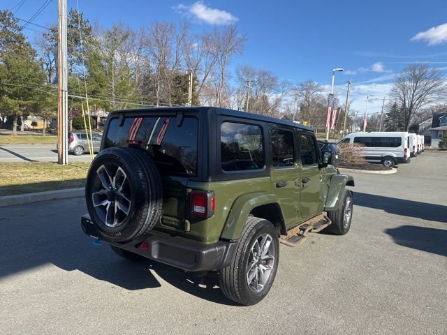 Used 2024 Jeep Wrangler Unlimited w/ Convenience Group AWD/4WD image 6