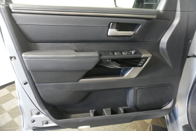 Used 2024 Toyota Tundra Limited AWD/4WD image 30