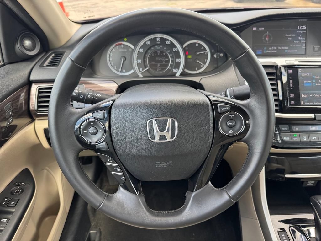 Used 2017 Honda Accord EX-L image 11