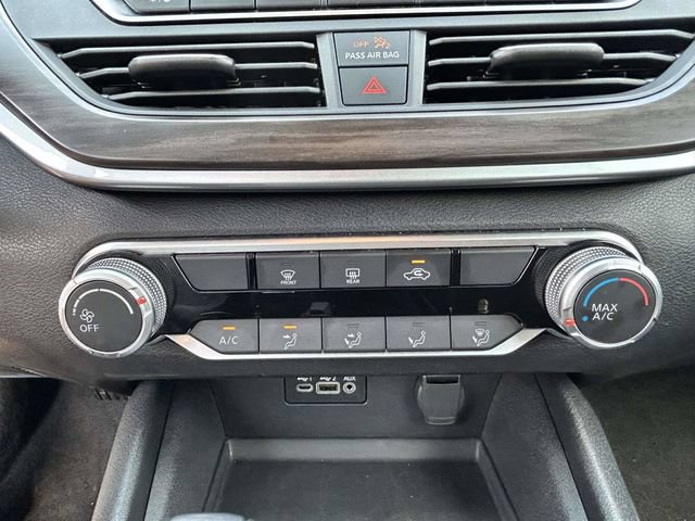 Used 2025 Nissan Altima 2.5 SV FWD image 24
