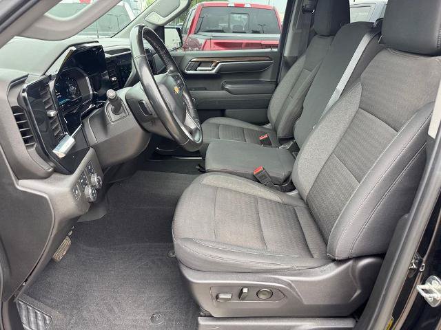 Used 2024 Chevrolet Silverado 1500 LT AWD/4WD image 7