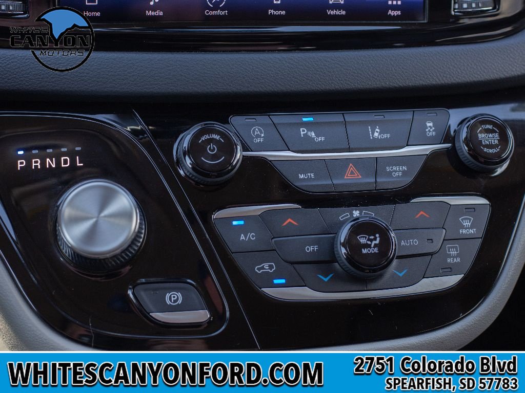 Used 2023 Chrysler Pacifica Touring-L FWD image 10