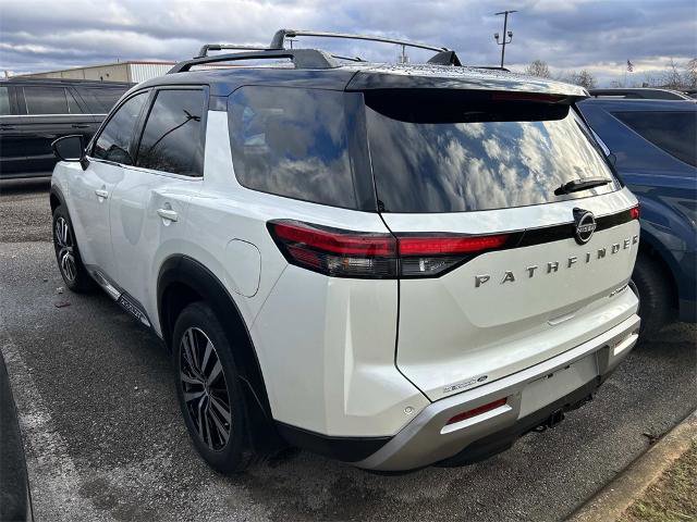 Used 2023 Nissan Pathfinder Platinum w/ Cargo Package image 5
