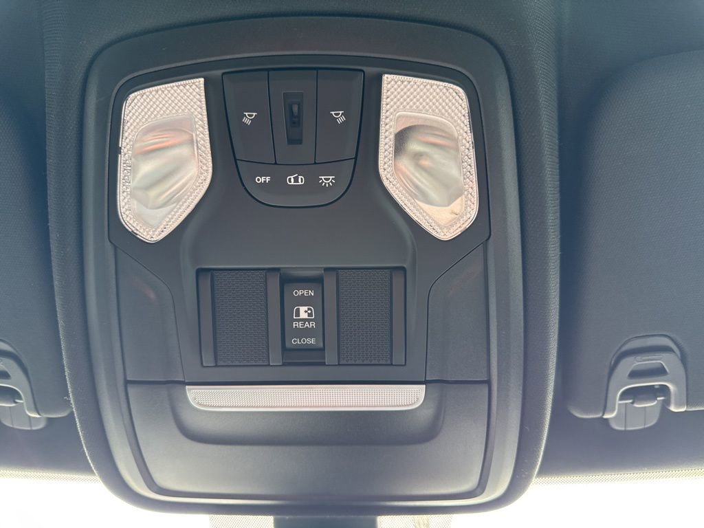 Used 2022 RAM 1500 Big Horn AWD/4WD image 32
