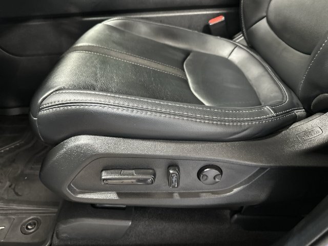 Used 2025 Honda Pilot EX-L image 18
