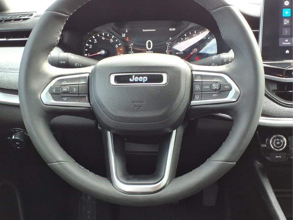 Used 2023 Jeep Compass Latitude w/ Convenience Group AWD/4WD image 15