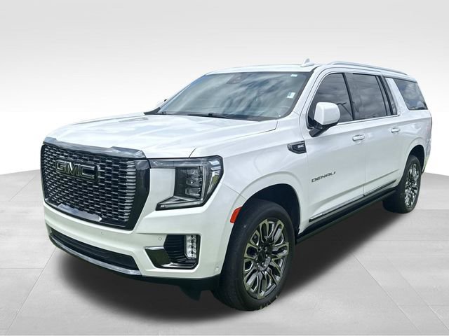 Used 2023 GMC Yukon XL Denali Ultimate AWD/4WD image 4