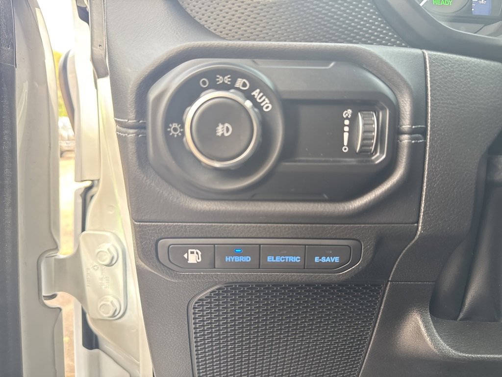 Used 2024 Jeep Wrangler Unlimited Rubicon 4xe image 13