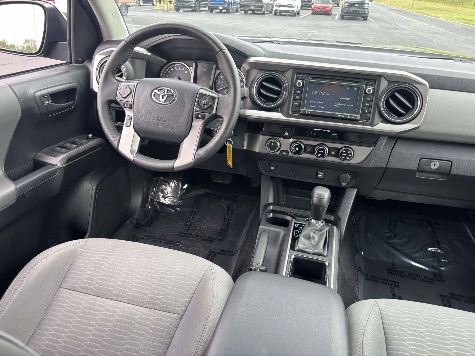 Used 2017 Toyota Tacoma SR5 image 31