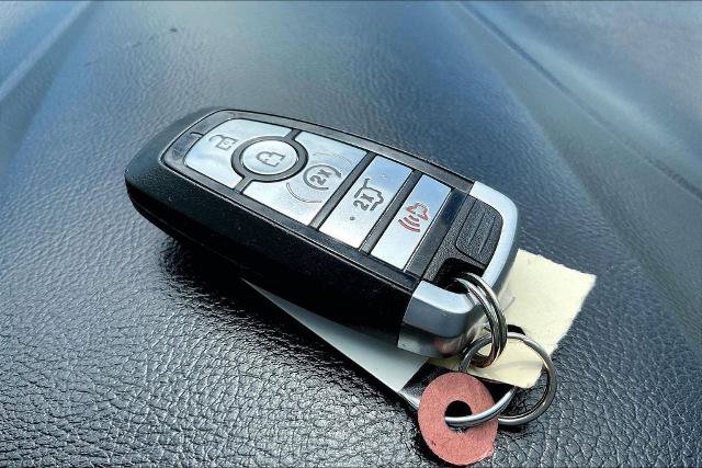 Certified 2024 Ford Edge Titanium AWD/4WD image 11