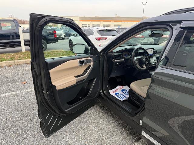 Certified 2024 Ford Explorer XLT image 9