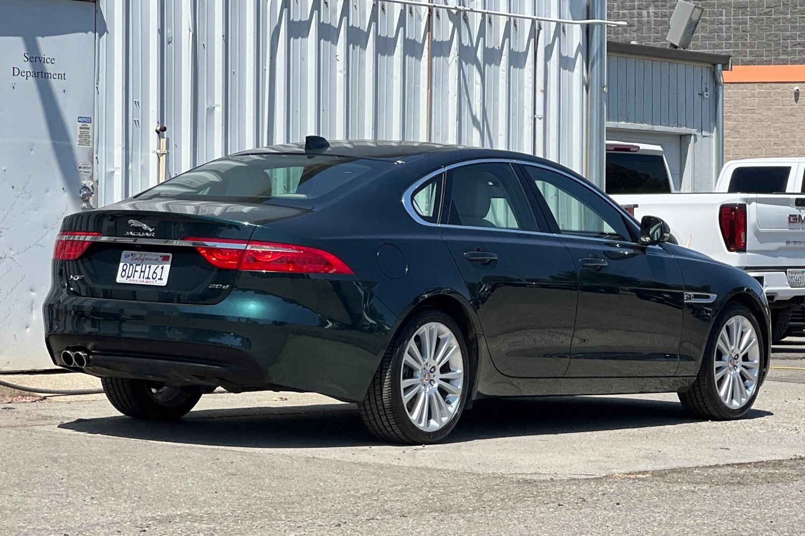 Used 2017 Jaguar XF Prestige RWD image 4