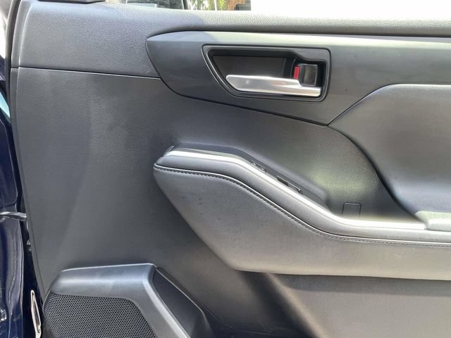 Used 2022 Toyota Highlander XSE AWD/4WD image 31