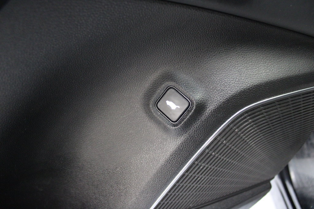 Used 2022 Acura MDX A-Spec AWD/4WD image 11