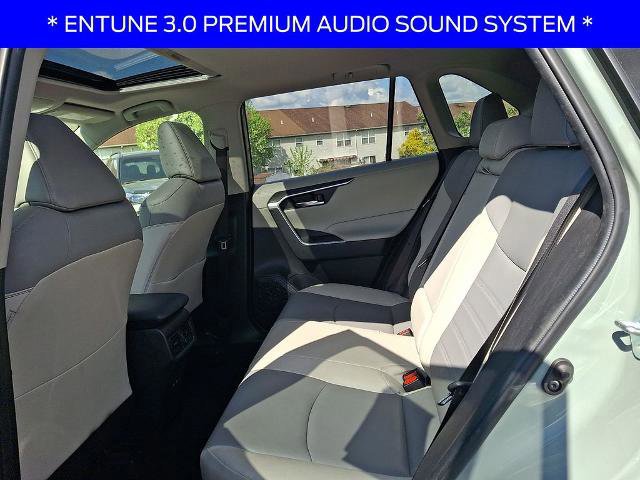 Used 2019 Toyota RAV4 XLE Premium AWD/4WD image 10