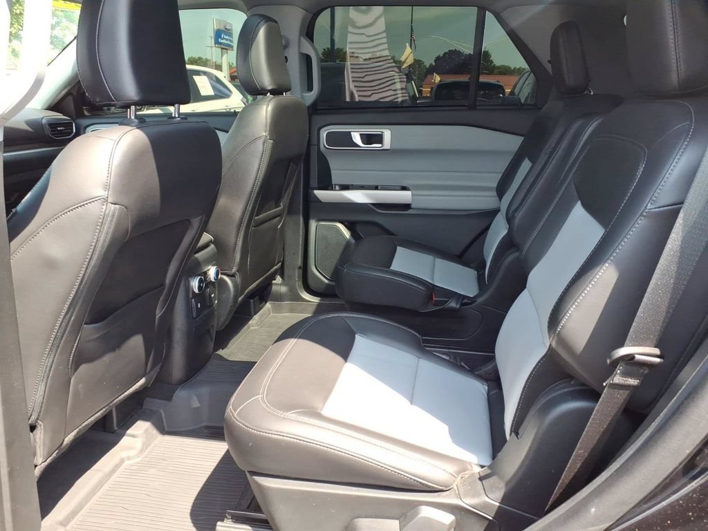 Certified 2024 Ford Explorer XLT w/ Equipment Group 202A AWD/4WD image 12