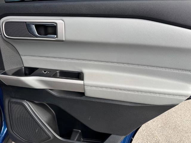 Certified 2022 Ford Explorer XLT w/ Equipment Group 202A image 11