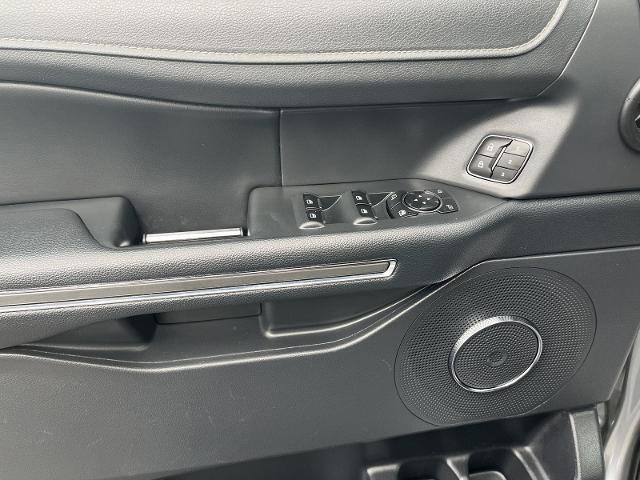 Certified 2024 Ford Expedition XLT image 10