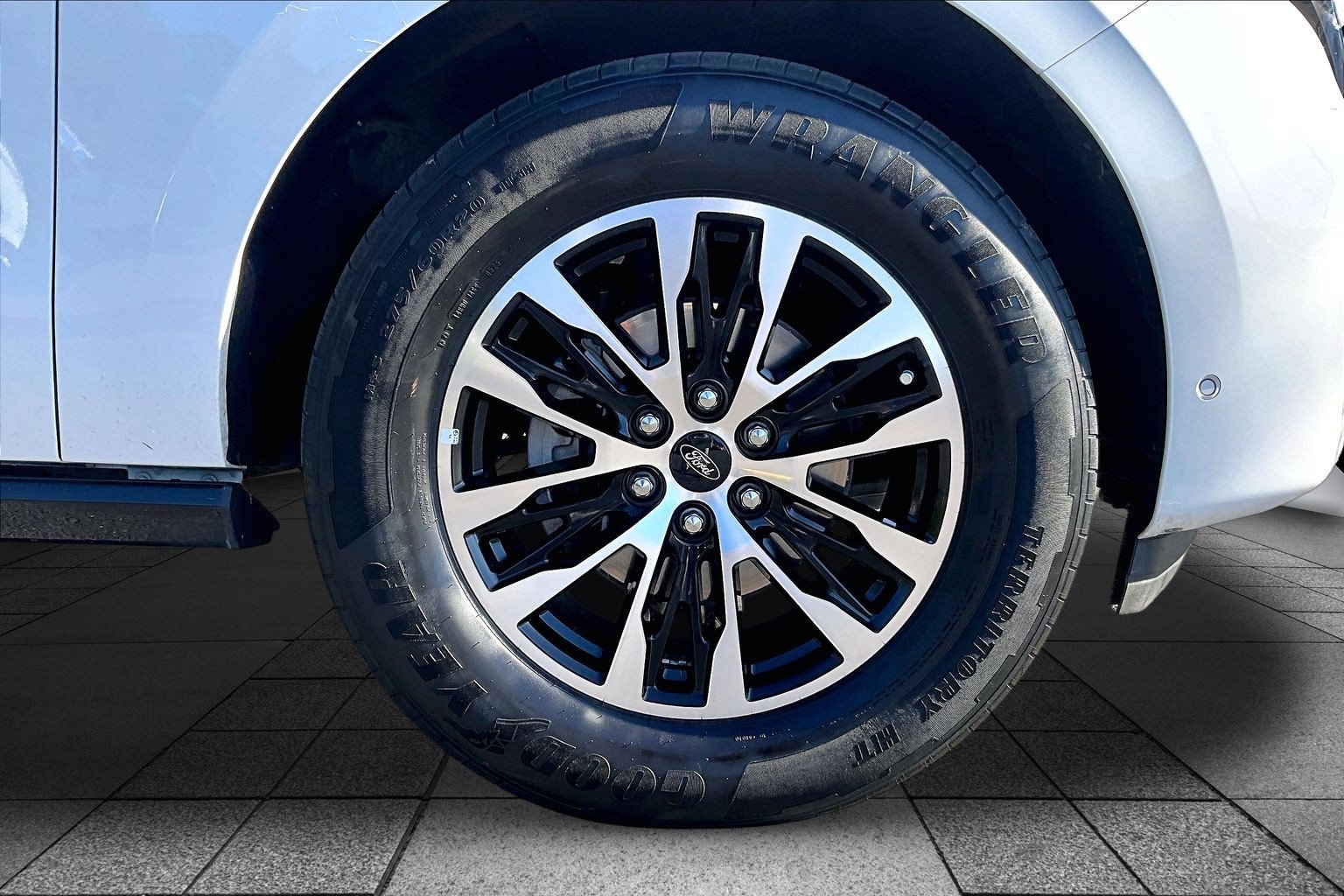 Certified 2025 Ford Expedition Max Platinum AWD/4WD image 7