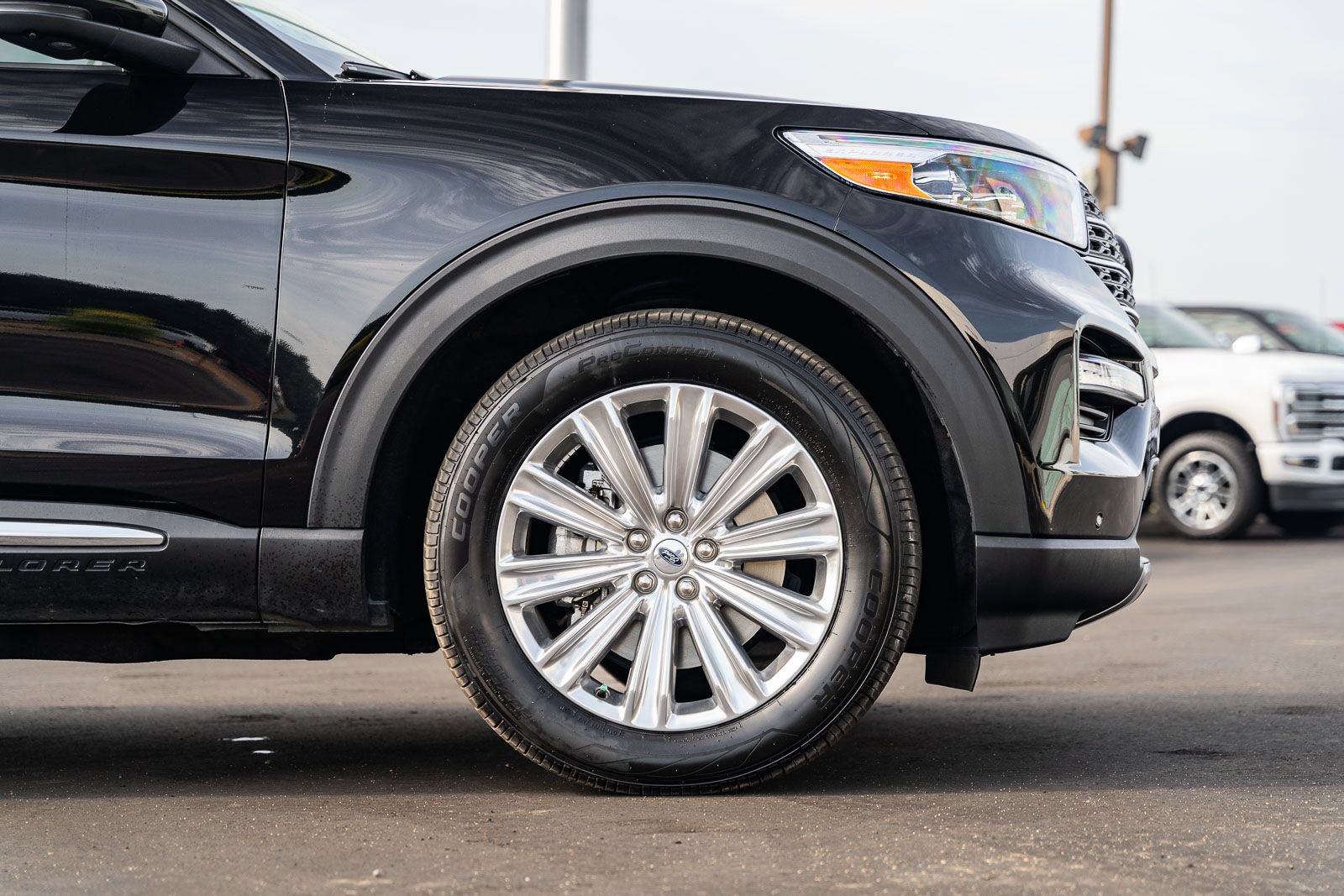 Certified 2021 Ford Explorer Limited w/ Hybrid Equipment Group 310A RWD image 9