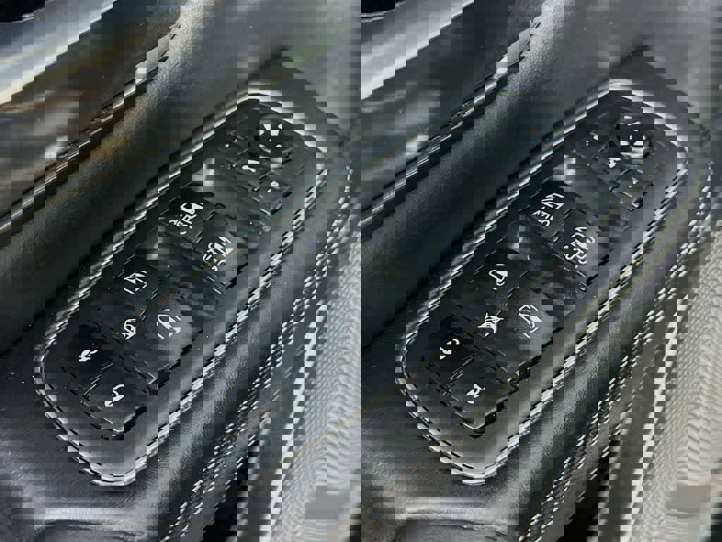 Used 2020 RAM 1500 Limited image 28