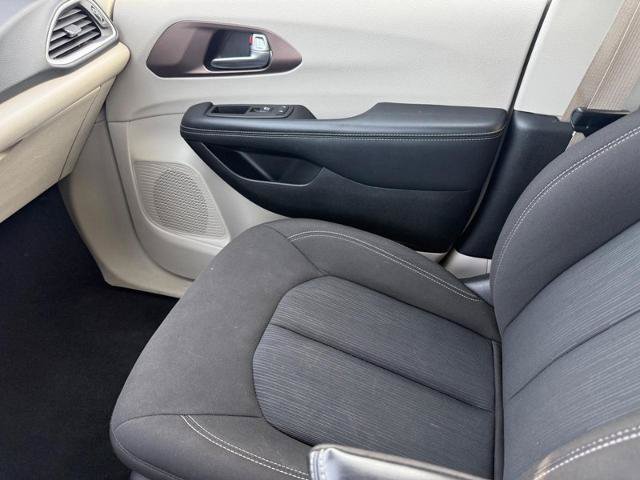Used 2023 Chrysler Voyager LX FWD image 21
