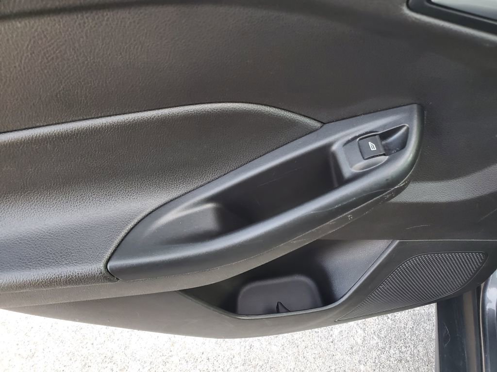 Certified 2016 Ford Focus SE image 12