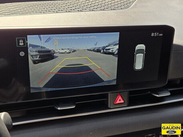 Used 2025 Kia Carnival EX FWD image 23