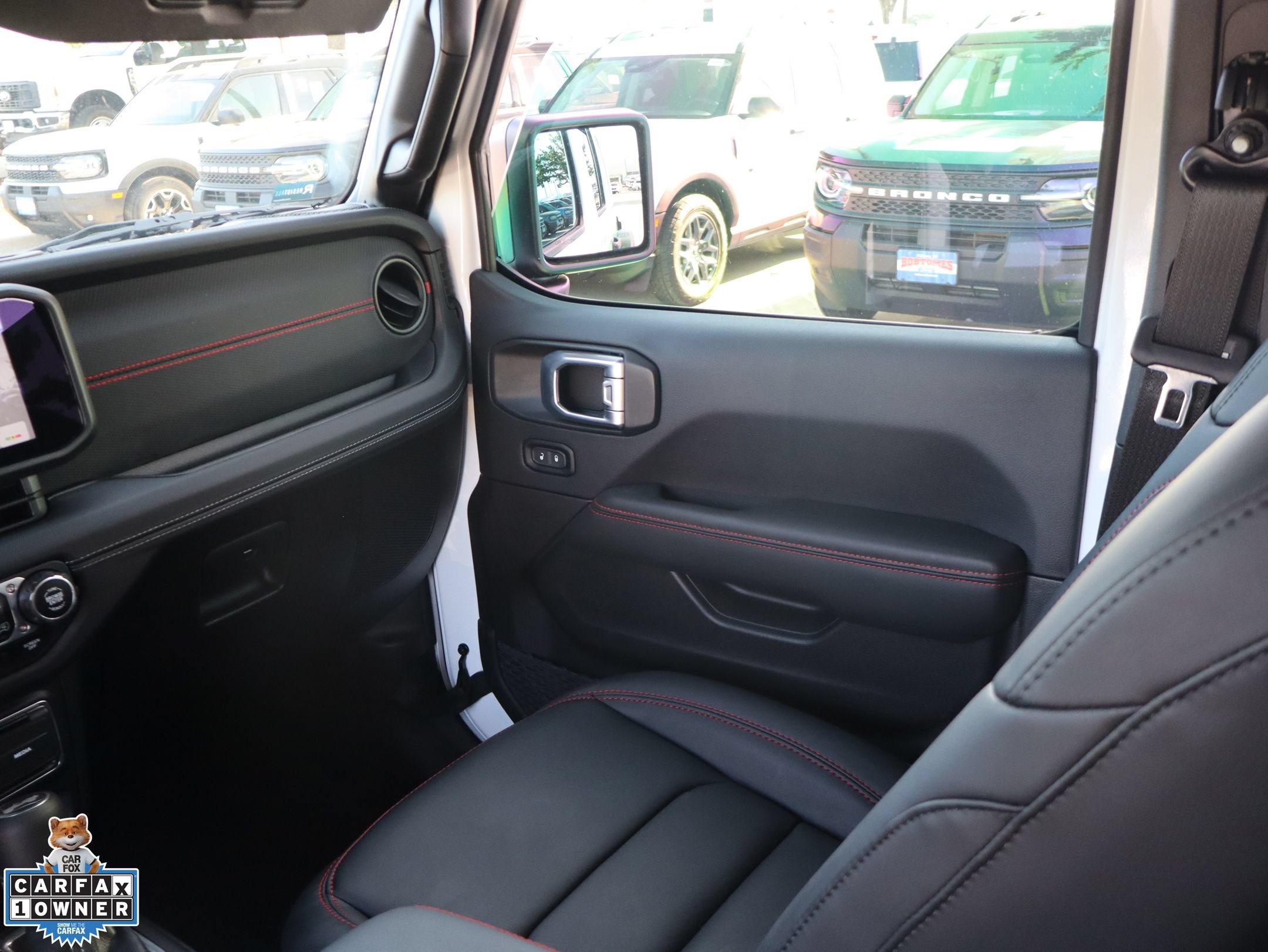 Used 2024 Jeep Wrangler Unlimited Rubicon w/ Convenience Group AWD/4WD image 25