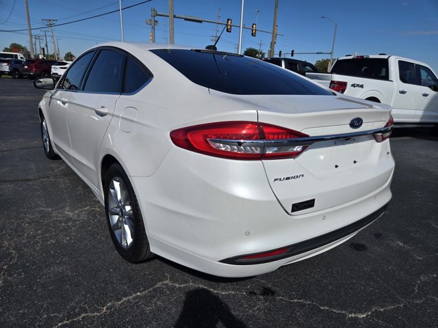 Certified 2017 Ford Fusion SE w/ Fusion SE Technology Package FWD image 7