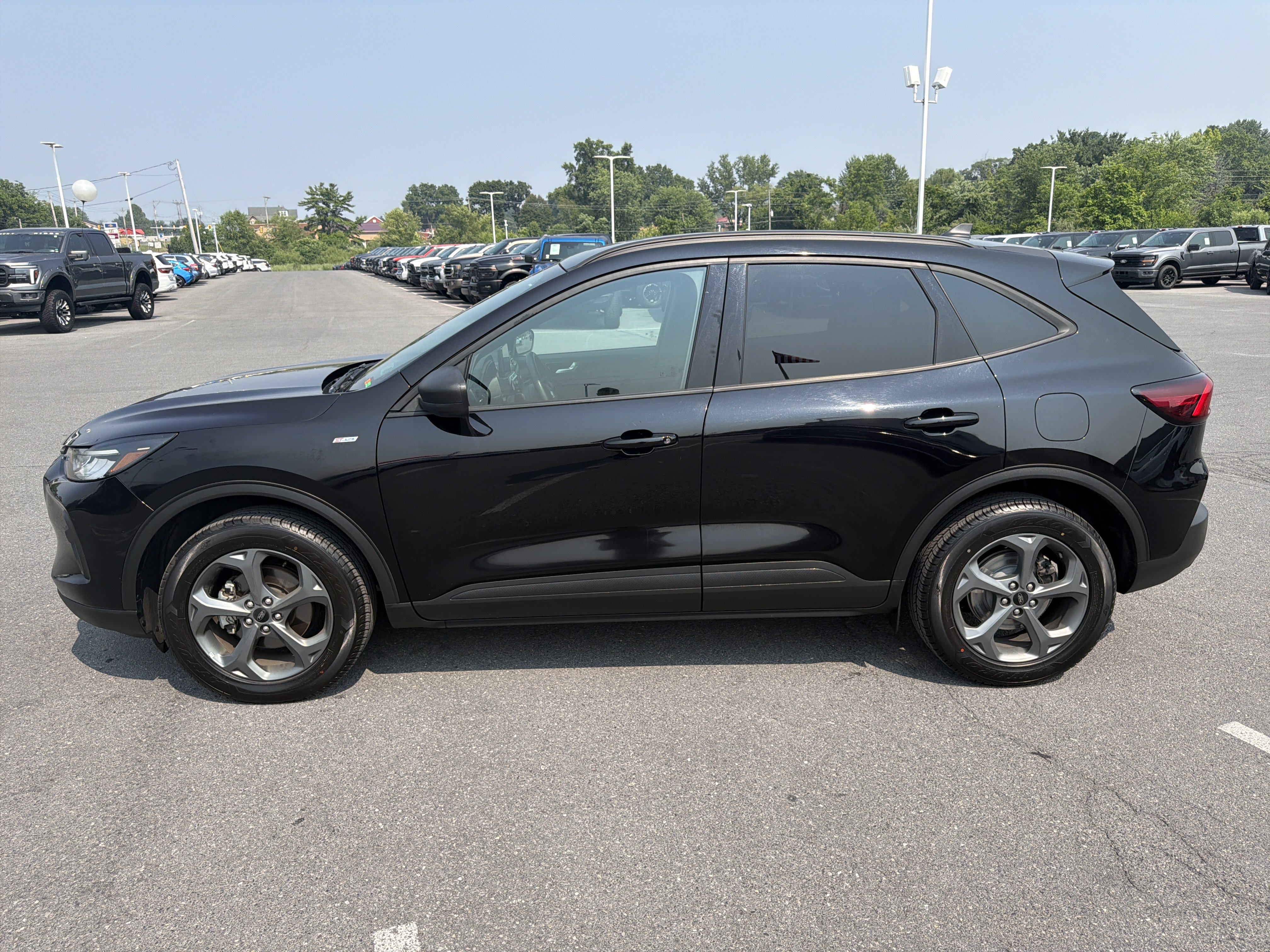 Certified 2025 Ford Escape ST-Line AWD/4WD image 7