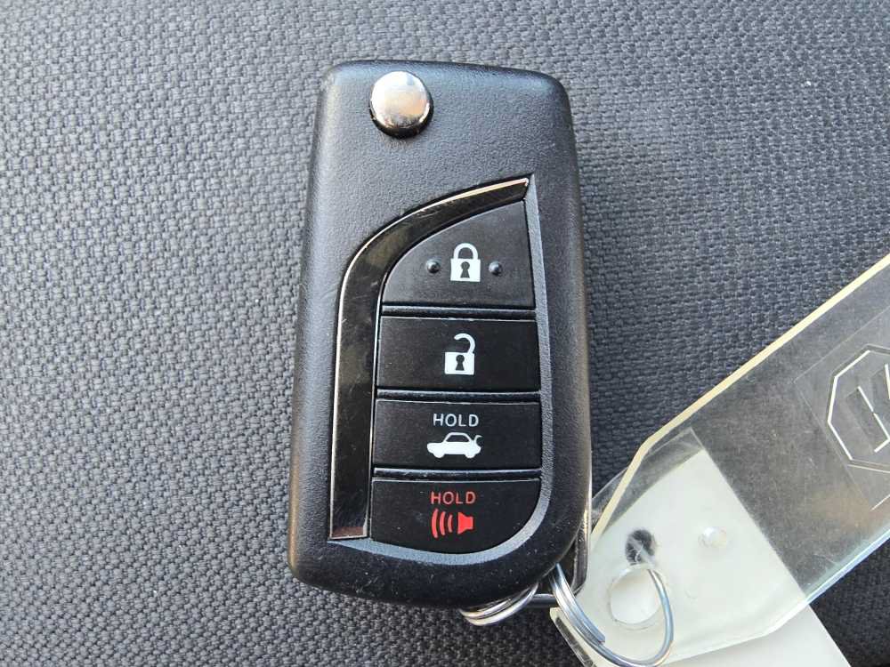 Used 2025 Toyota Corolla LE FWD image 21