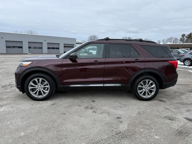 Certified 2022 Ford Explorer XLT w/ Equipment Group 202A image 2