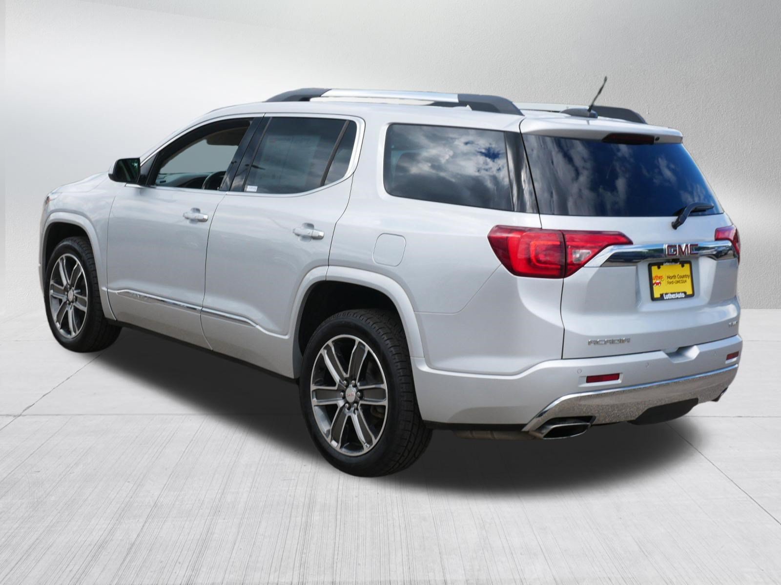 Used 2018 GMC Acadia Denali w/ Technology Package AWD/4WD image 5