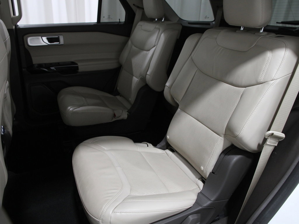 Certified 2021 Ford Explorer Platinum w/ Equipment Group 601A image 20