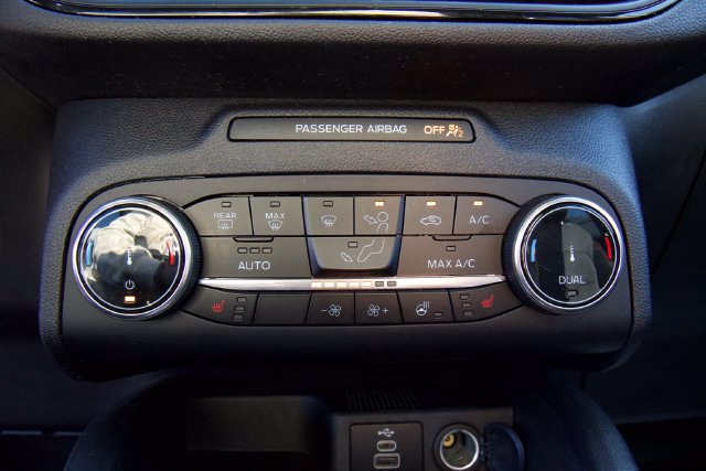 Certified 2025 Ford Escape ST-Line Select AWD/4WD image 26