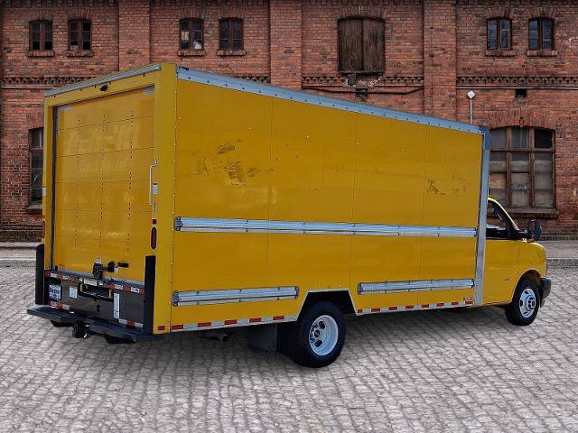 Used 2022 GMC Savana 3500 Extended w/ Power Convenience Package RWD image 4