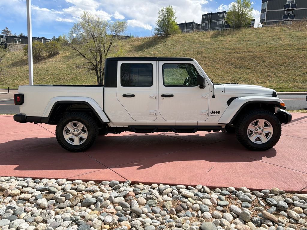 Used 2023 Jeep Gladiator Sport image 8