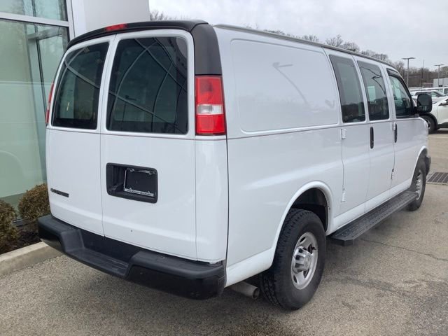 Used 2019 Chevrolet Express 2500 w/ Driver Convenience Package RWD image 3
