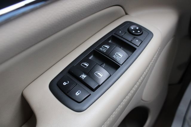 Used 2020 Jeep Grand Cherokee Limited AWD/4WD image 8