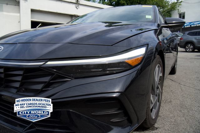 Used 2025 Hyundai Elantra SEL FWD image 8