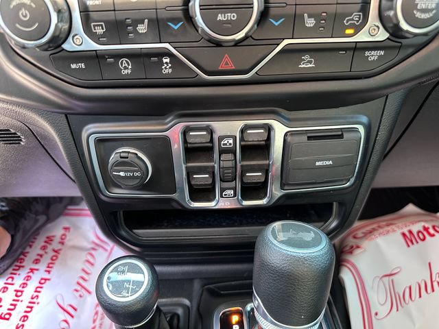Used 2022 Jeep Wrangler Unlimited Sport AWD/4WD image 16