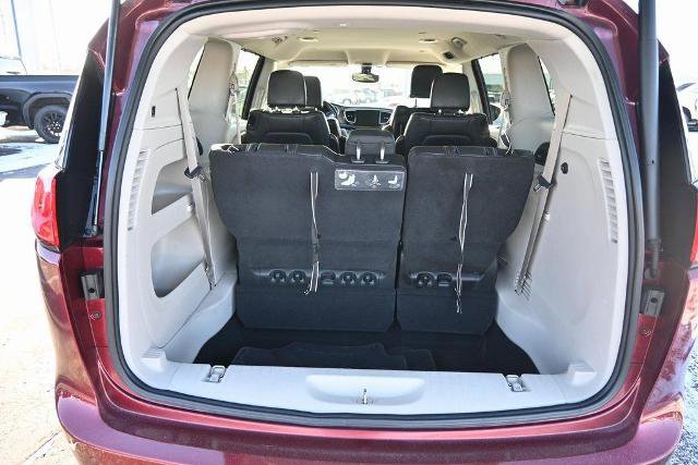 Used 2017 Chrysler Pacifica Touring-L Plus image 12