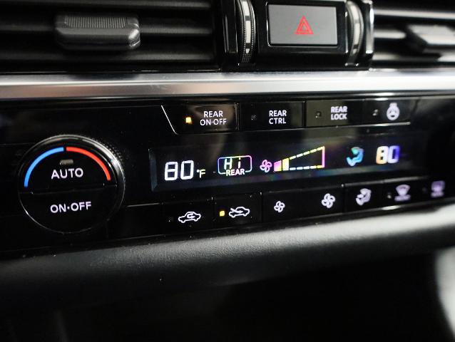 Used 2022 Nissan Pathfinder SL w/ SL Black Package AWD/4WD image 22