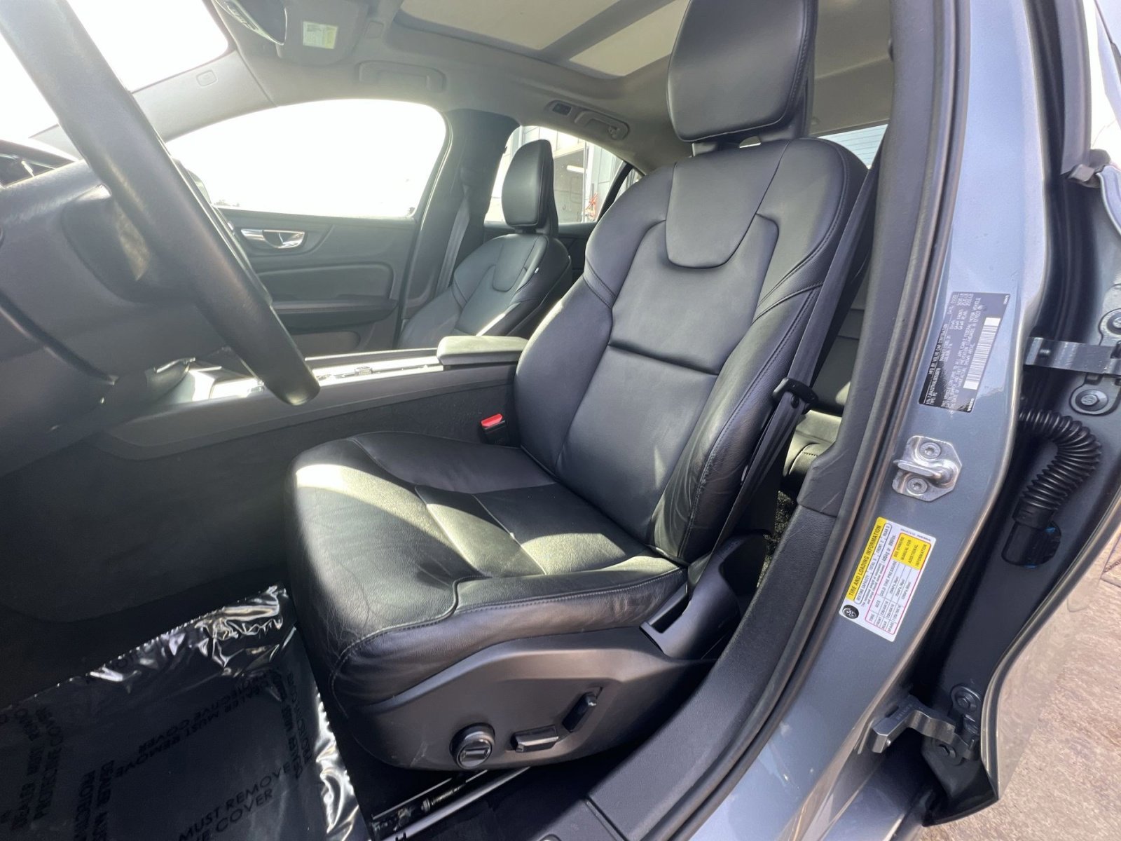 Used 2020 Volvo S60 T6 Momentum image 13